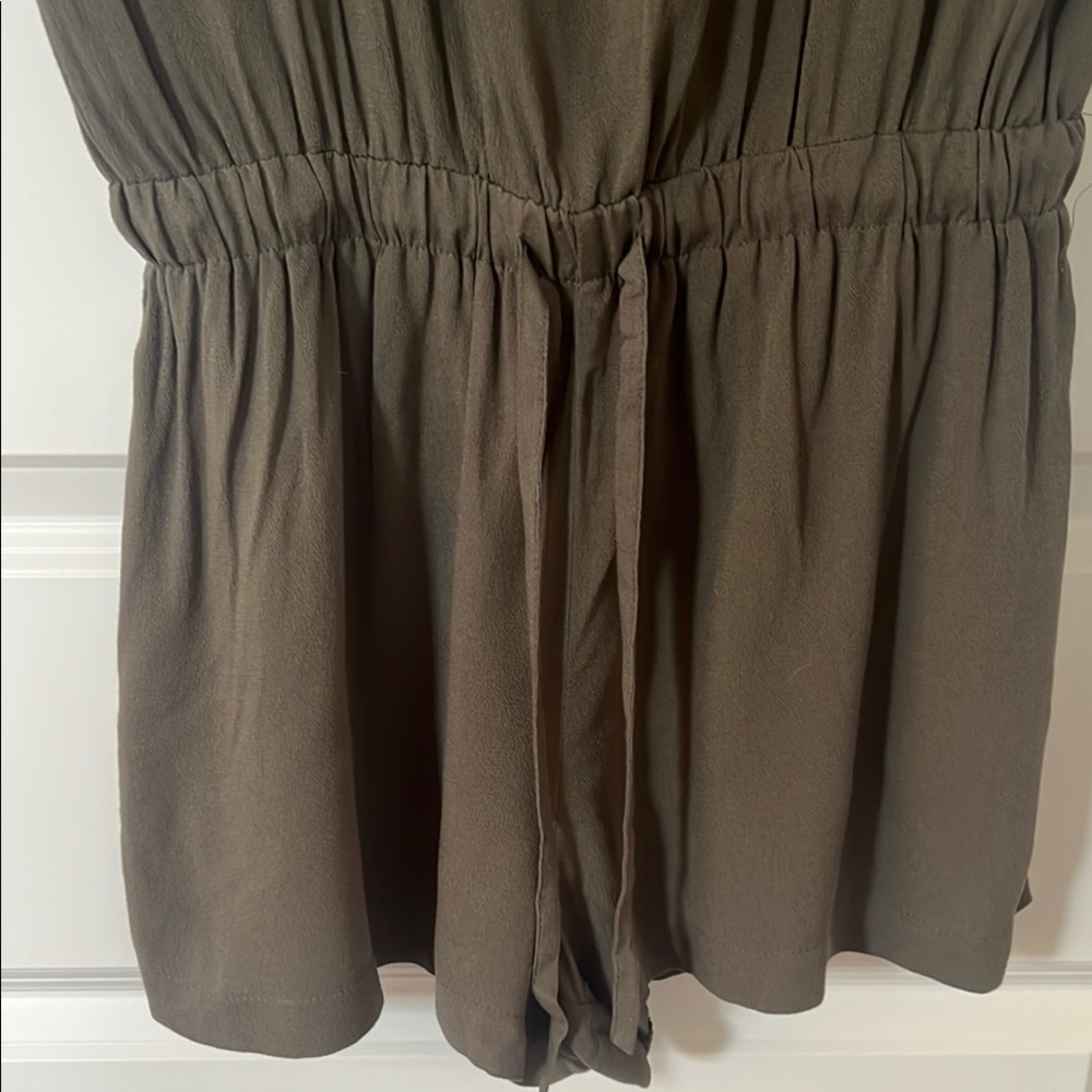 NWT- Lulus Olive Green Short Sleeve Romper - Picture 5 of 6